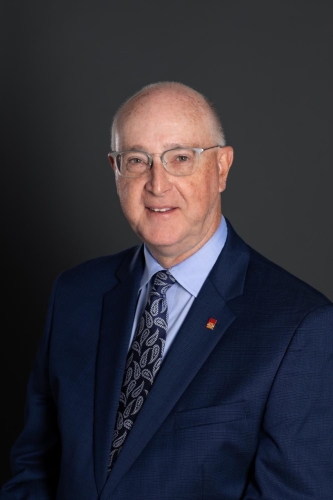 Larry A. Lunsford, membre du Rotary Club de Kansas City-Plaza (États-Unis), président du Rotary International pour 2027/2028.